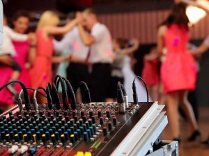 RomancePhotography Sound Off Why The Sound At Your Reception Needs to Be Clear img1
